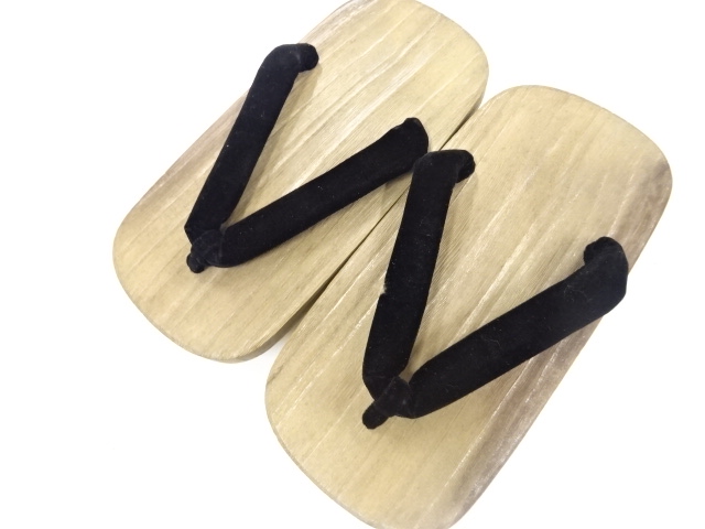 JAPANESE MENS PAULOWNIA GETA (24 cm)